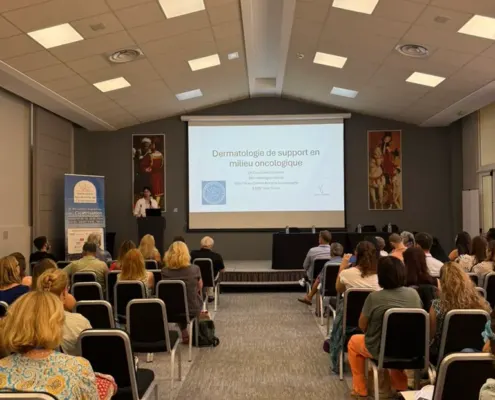 Conférence en salle pendant un congrès médical